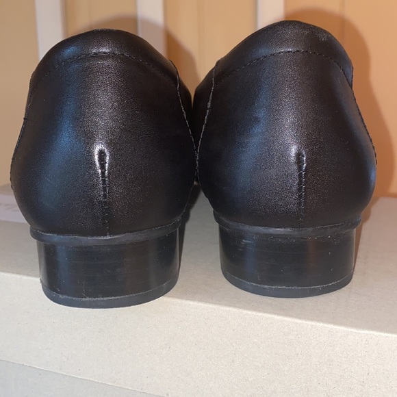 Clarks Flat Loafer - Picture 3 of 7